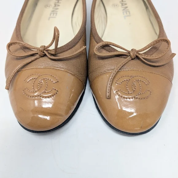 Chanel Tan Brown CC Leather Cap Toe Ballet Flats Ballerinas Size 38 - Picture 3 of 12